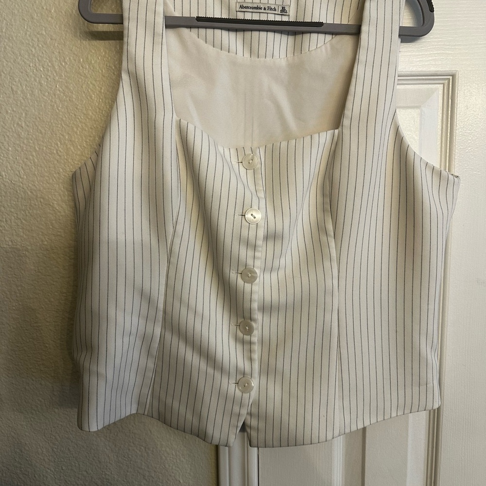 Abercrombie White Striped Button-Up Vest
